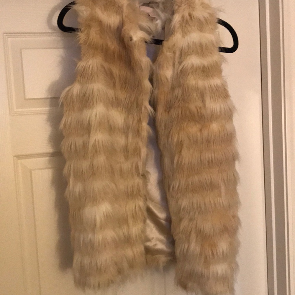 Fur vest